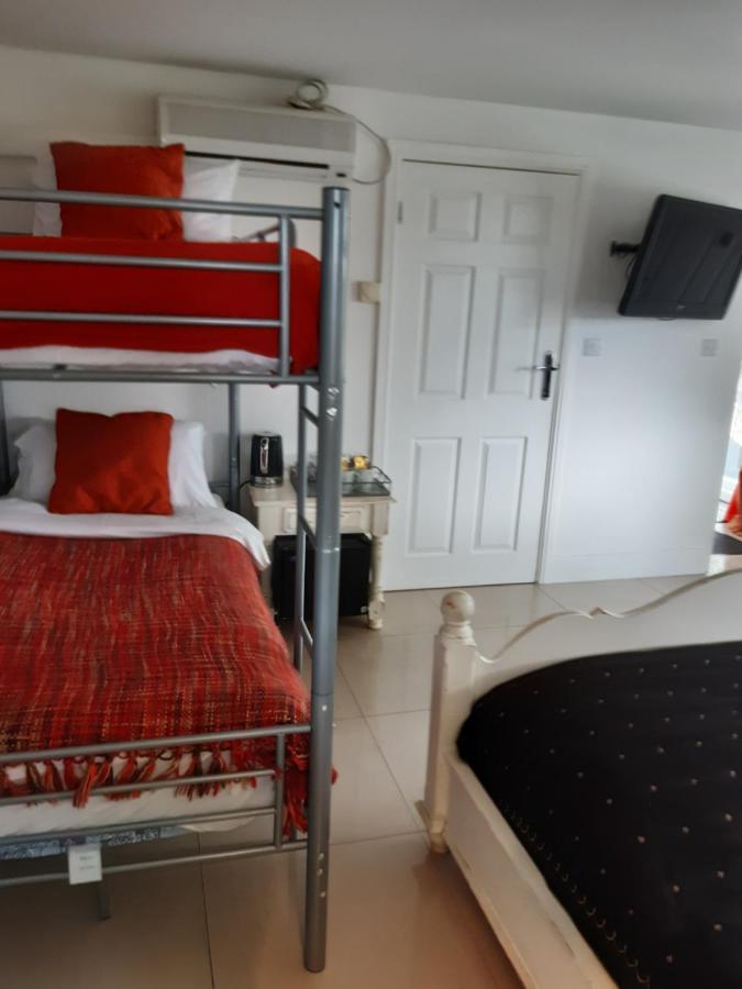 The White Dove Bed And Breakfast With Glamping Newark Showground المظهر الخارجي الصورة