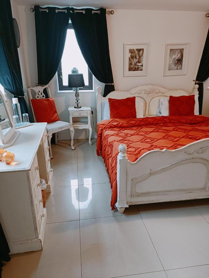 The White Dove Bed And Breakfast With Glamping Newark Showground المظهر الخارجي الصورة